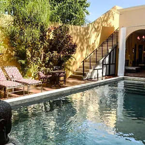 Bed & Breakfast Ochenta Y Dos & Merida